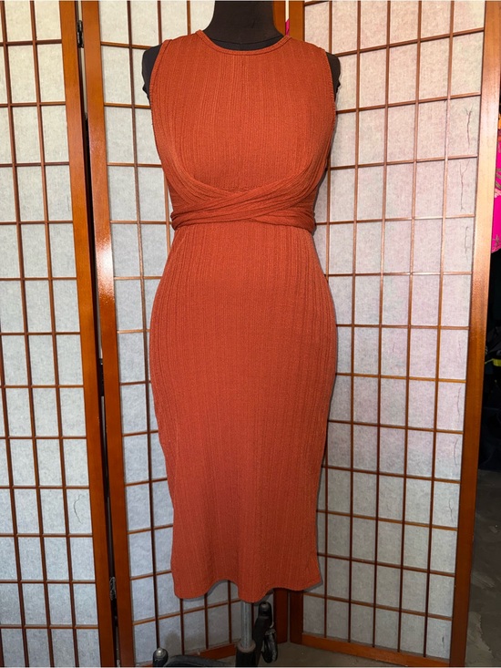 Lush Dresses & Skirts - Lush - Rust Ribbed Knit Twist Waist Bodycon Midi Dress Size L